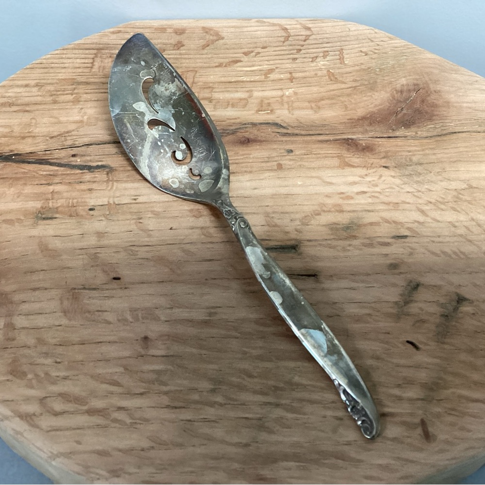 Vintage - 1847 Rogers Brothers “Leilani” Pastry Server - Made In USA - 1961